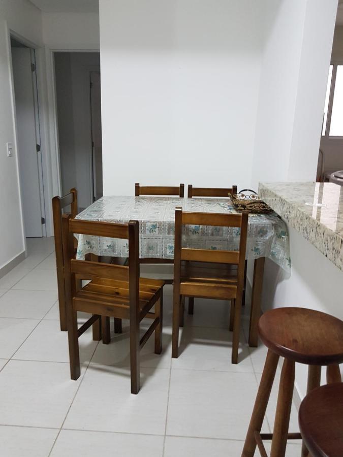Apartamento Grande Com Churrasqueira Privativa *